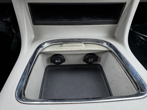 Used 2012 Dodge Grand Caravan SXT image 15