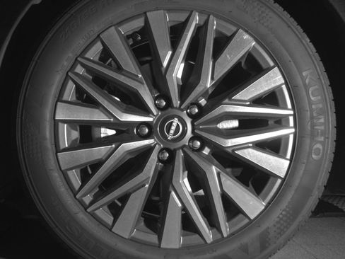 Used 2025 Nissan Altima 2.5 SV FWD image 12