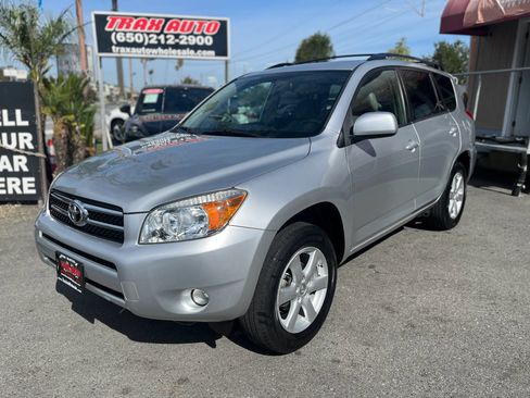 Used 2006 Toyota RAV4 Limited FWD image 3