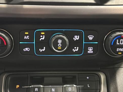 Used 2023 GMC Acadia AT4 w/ Preferred Package AWD/4WD image 17