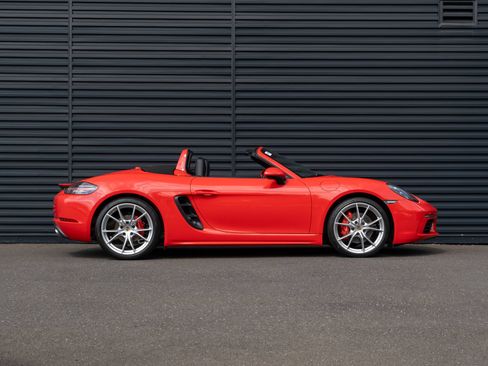 Certified 2017 Porsche 718 Boxster S RWD image 9