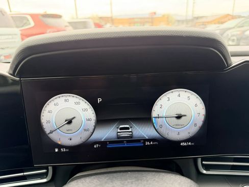 Used 2022 Hyundai Elantra Limited image 17