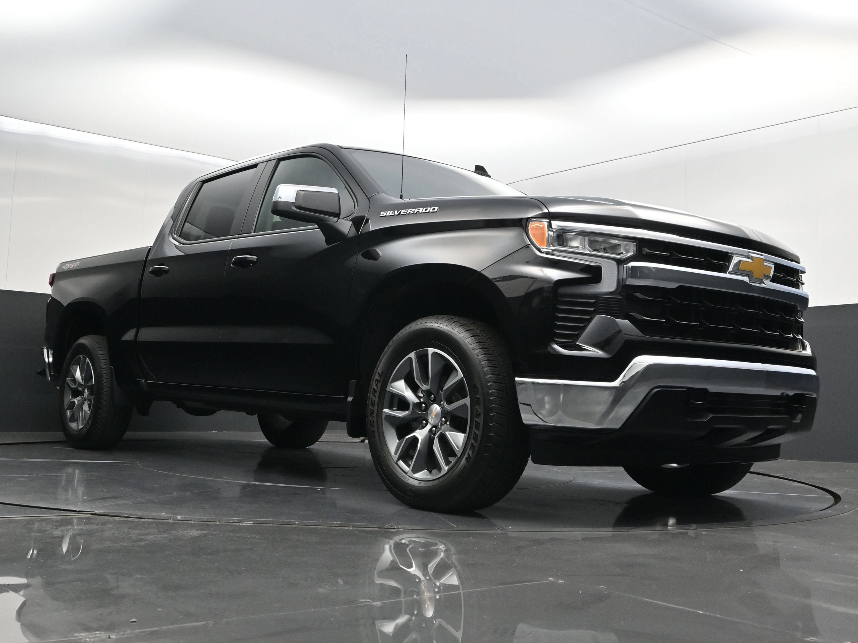 Certified 2026 Chevrolet Silverado 1500 LT AWD/4WD image 35