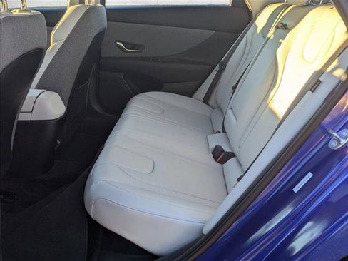 Certified 2025 Hyundai Elantra Limited image 19