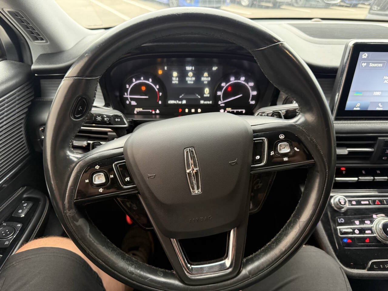 Used 2020 Lincoln Corsair FWD w/ Rear Removable Package Tray image 24