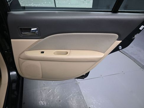 Used 2010 Ford Fusion SE image 32