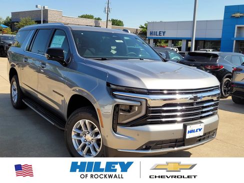 New 2026 Chevrolet Suburban LT w/ Comfort Package RWD image 1