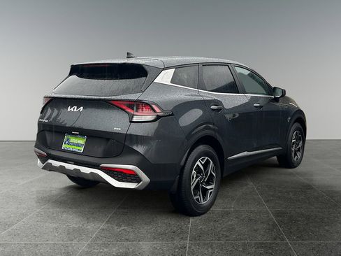 Used 2024 Kia Sportage LX image 7