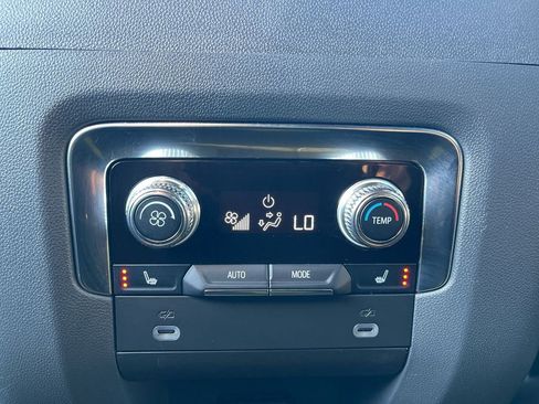 Used 2024 GMC Yukon Denali image 14