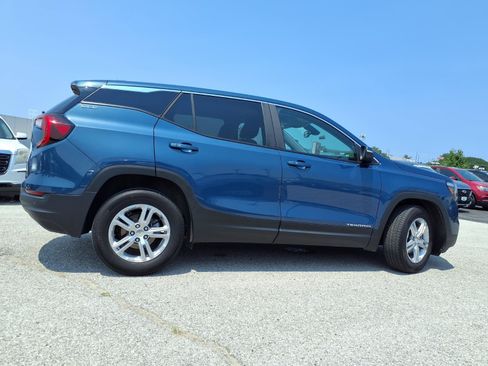 Used 2024 GMC Terrain SLE FWD image 31
