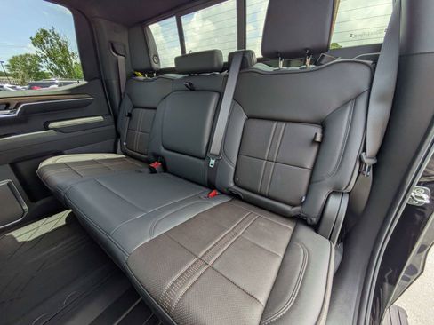 New 2026 Chevrolet Silverado 1500 High Country AWD/4WD image 7
