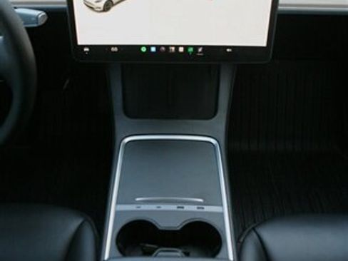 Used 2021 Tesla Model Y Long Range AWD/4WD image 22