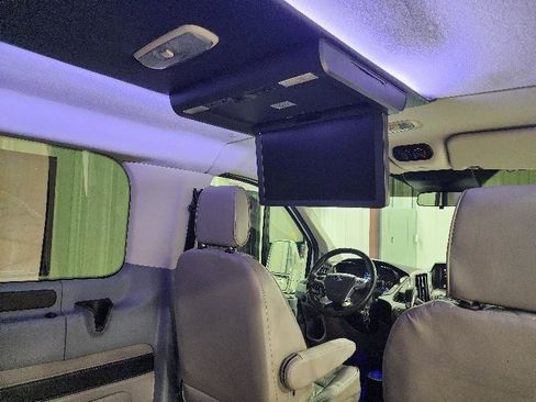 Used 2017 Ford Transit 150 XLT image 19