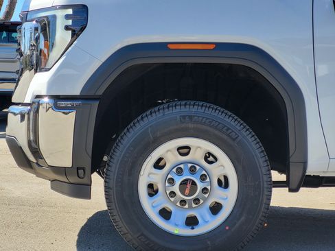 New 2026 GMC Sierra 3500 Pro AWD/4WD image 9