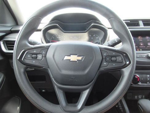 Used 2023 Chevrolet TrailBlazer LT AWD/4WD image 21