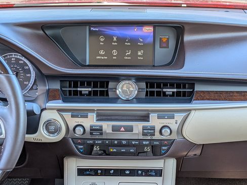 Used 2017 Lexus ES 350 w/ Luxury Package FWD image 19