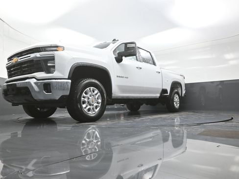 New 2026 Chevrolet Silverado 3500 LT w/ Safety Package image 11