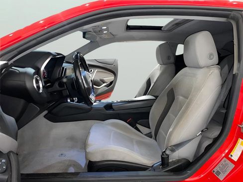 Used 2018 Chevrolet Camaro SS image 10