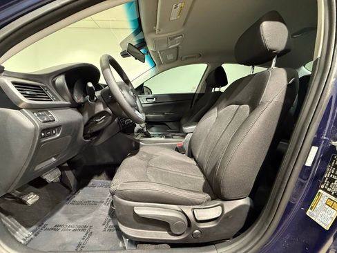 Used 2020 Kia Optima LX image 12