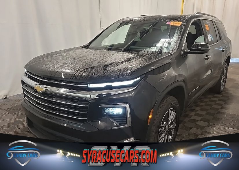 Used 2025 Chevrolet Traverse LT AWD/4WD image 1