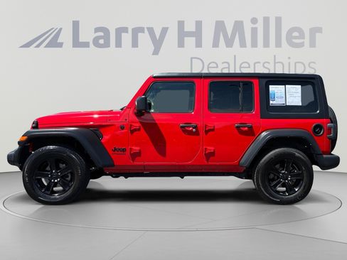 Used 2022 Jeep Wrangler Unlimited Sport AWD/4WD image 2