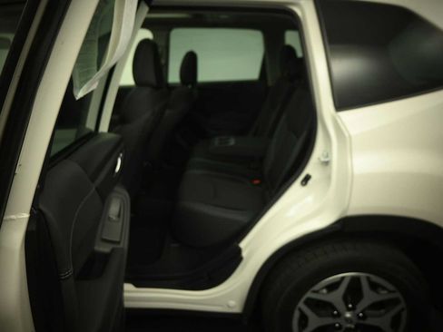 Used 2023 Subaru Forester Premium AWD/4WD image 8