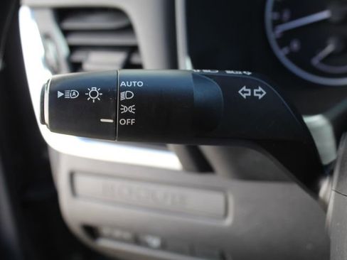 Used 2024 Nissan Rogue S image 17