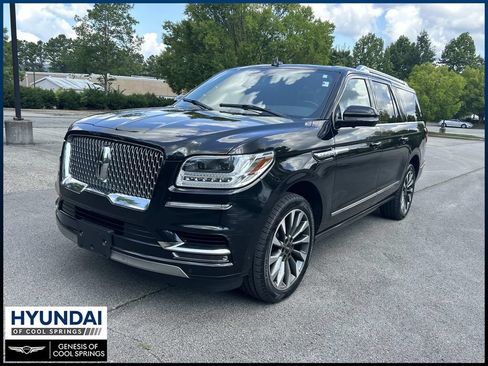 Used 2021 Lincoln Navigator L Reserve AWD/4WD image 3