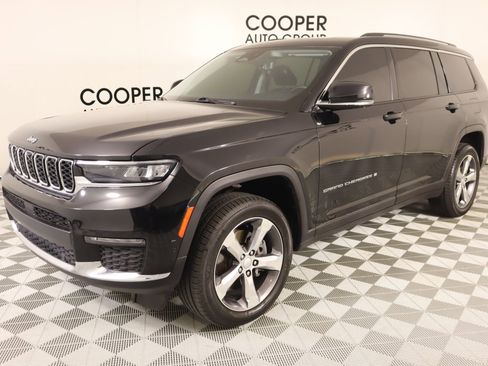 Used 2021 Jeep Grand Cherokee L Limited w/ Luxury Tech Group II image 11