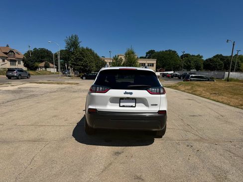Used 2019 Jeep Cherokee Latitude w/ Popular Appearance Group FWD image 6