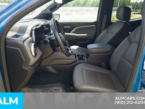 Used 2023 Chevrolet Colorado ZR2 w/ ZR2 Convenience Package III AWD/4WD image 17