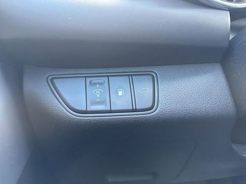 Used 2023 Genesis G70 2.0T image 22