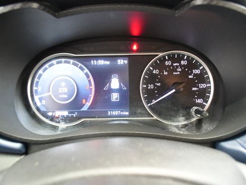 Used 2025 Nissan Versa SV FWD image 17