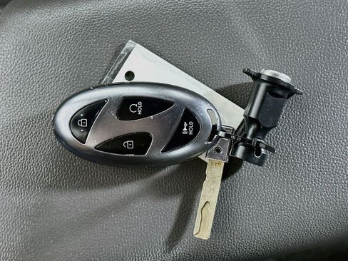 Used 2025 Hyundai Elantra SEL FWD image 26