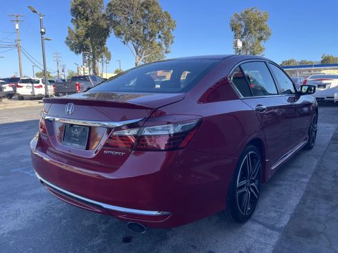 Used 2017 Honda Accord Sport image 5