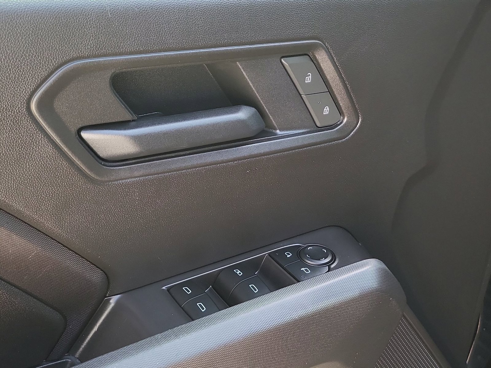 Used 2025 Chevrolet Colorado Trail Boss AWD/4WD image 23