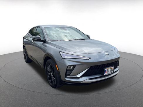 Used 2025 Buick Envista Sport Touring image 1