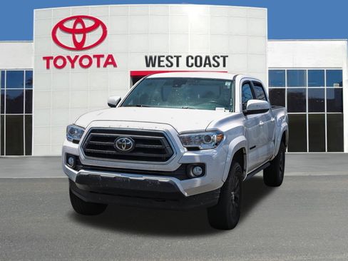 Used 2021 Toyota Tacoma SR5 AWD/4WD image 1