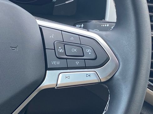 Certified 2023 Volkswagen Atlas Cross Sport SE w/ Panoramic Sunroof Package AWD/4WD image 8