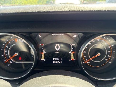 Used 2018 Jeep Wrangler Unlimited Sahara w/ Dual Top Group AWD/4WD image 6