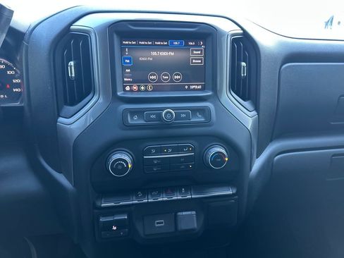 Used 2020 Chevrolet Silverado 1500 Custom Trail Boss w/ Custom Convenience Package image 32