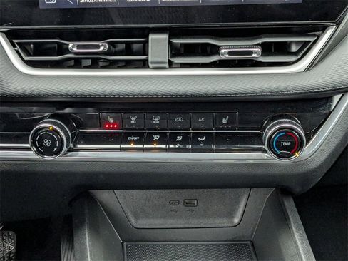 Used 2025 Chevrolet Equinox LT image 25