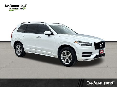 Used 2017 Volvo XC90 T5 Momentum w/ Vision Package image 3