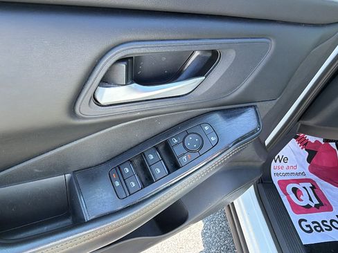 Used 2024 Nissan Rogue SV AWD/4WD image 15