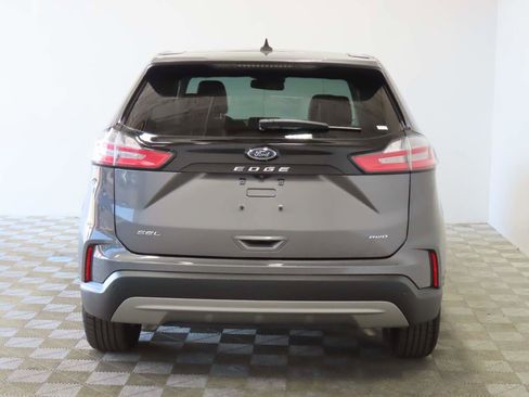 Used 2022 Ford Edge SEL w/ Convenience Package image 4