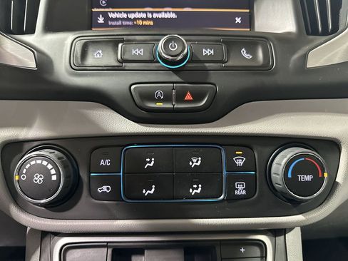 Used 2024 GMC Terrain SLE image 16