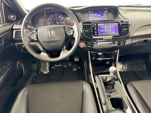 Used 2017 Honda Accord Sport image 25