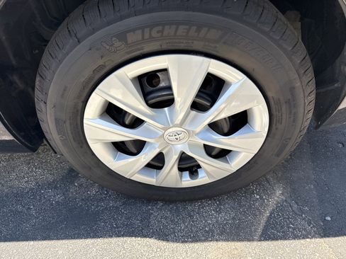 Used 2016 Toyota Corolla L FWD image 7