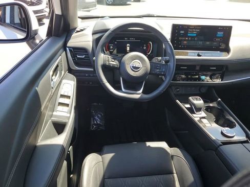 Certified 2024 Nissan Rogue Platinum w/ Platinum Premium Package AWD/4WD image 10