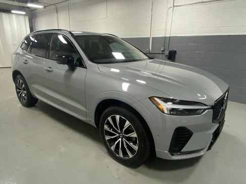 Used 2024 Volvo XC60 B5 Plus w/ Climate Package AWD/4WD image 4